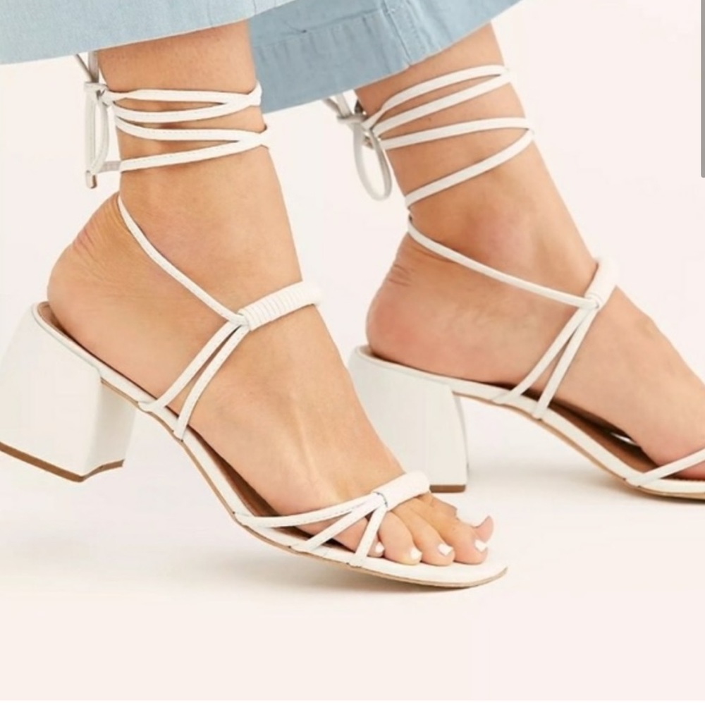 Vincenza White Lace Up Leather Sandals - Size 9